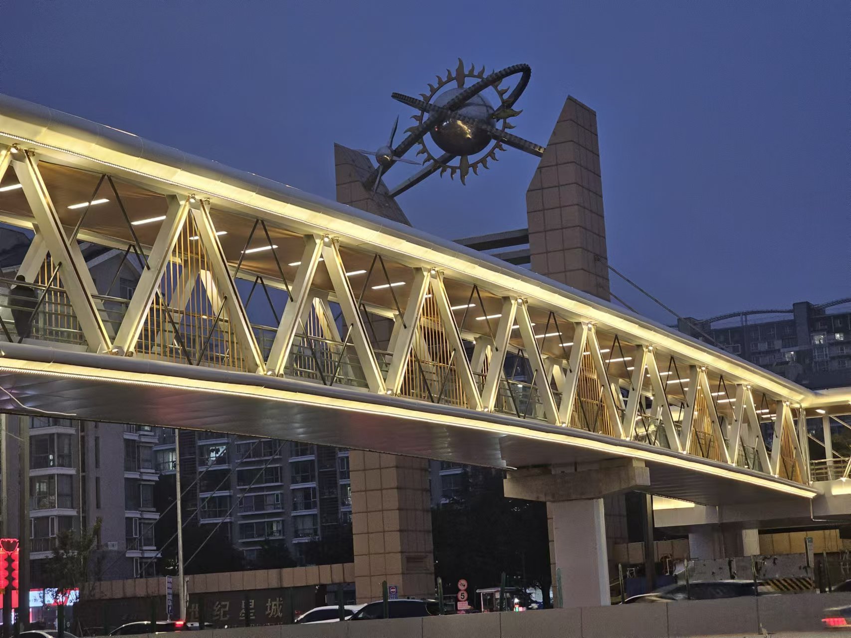 過(guò)街天橋